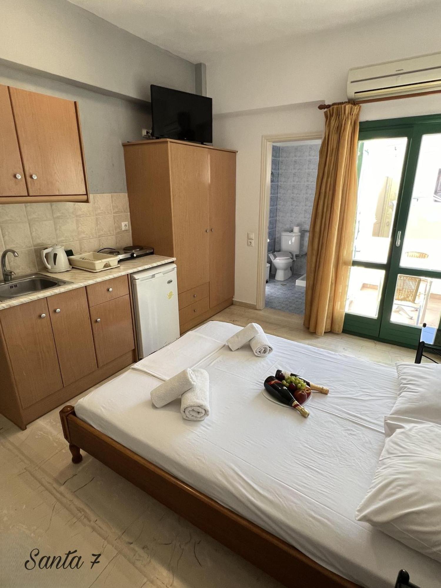 Santa Magia Hotel Kamári Eksteriør billede